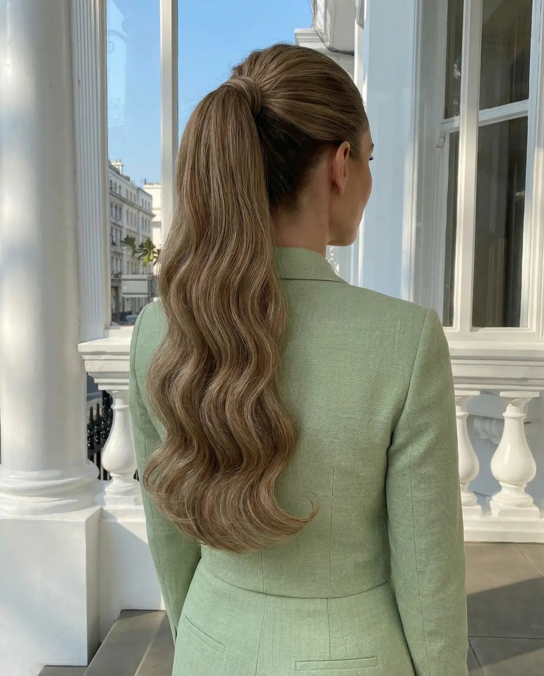 Colas Onduladas - Castaño claro con highlights rubias#color_casta-o-claro-con-highlights-rubias